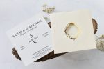 Invitatii nunta model geometric auriu 16.5 x 17 cm