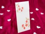 Invitatii nunta crem flori fucsia 20 x 10 cm