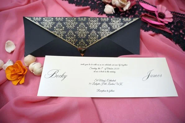 Invitatii nunta plic negru cu auriu 26.5 x 9 cm