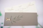 Invitatii nunta crem cu text elegant maro 10 x 24.5 cm