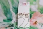 Invitatii nunta elegante cu snur si perla 22 x 10 cm