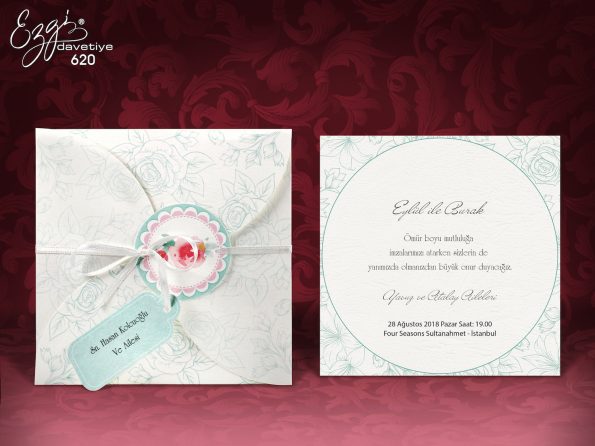 Invitatii nunta crem plic cu model floral si panglica 13.5 x 13.5 cm
