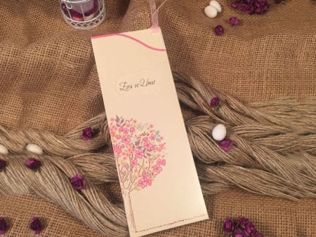 Invitatii nunta model floral sub forma de copac si un decupaj 7.8 x 21.4 cm