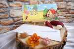 Invitatii botez dintr-un carton lucios cu bebe decupat 10 x 21.5 cm