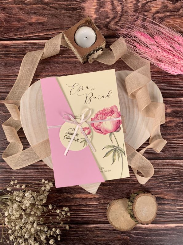 Invitatii de nunta model floral si inchidere cu sfoara 11.5 x 17 cm