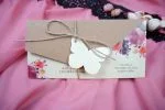 Invitatii nunta crem bej model flori si sfoara 19.5 x 9.6 cm