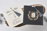 Invitatii nunta lux plic negru cu ciucuras argintiu 15.8 x 16.5 cm