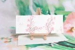 Invitatii nunta flori roz de cires 9 x 22 cm