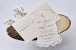 Invitatii nunta crem-gri carton sidefat relief sigilare ceara 14 x 23 cm