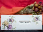 Invitatii nunta cu model floral si un decupaj cu numele mirilor 9 x 24.5 cm