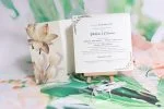 Invitatii de nunta din carton floral cu panglica si cartonas 16.5 x16.5 cm