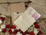 Invitatii nunta trandafiri roz si perla 20.8 x 13 cm