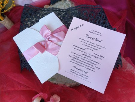 Invitatii nunta elegante cu panglica roz 16.5 x 18 cm