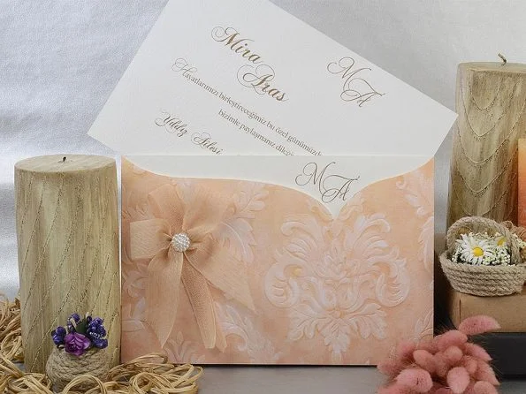 Invitatii nunta carton mat relif fundita 21.5 x 14.5 cm