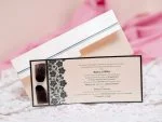 Invitatii nunta crem elegante model floral negru 10.5 x 24.5 cm