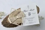 Invitatii nunta crem mate decupaje si model in relief 14 x 19.5 cm
