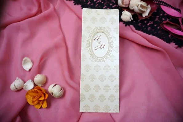 Invitatii nunta model floral crem clasic 7.9 x 21.5 cm