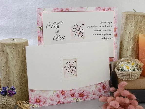 Invitatii nunta carton mat floral decupaj mijloc plic 14 x 20 cm