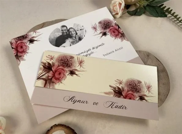 Invitatii nunta model modern cu miri 21.5 x 10 cm