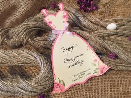 Invitatii nunta carton sidefat in forma de rochita 11.5 x 15.2 cm