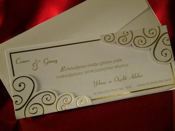 Invitatii nunta cu inserţii aurii florale 10.5 x 26 cm