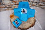 Invitatii botez forma de cutie capac cu buline albe Mickey Mouse 7 cm x 7 cm