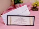 Invitatii nunta din carton argintiu sidefat cu striatii 24.2 x 9.2 cm