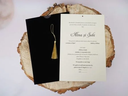 Invitatii nunta lux catifelate plic negru ciucuras aurgintiu 20.4 x 13.6 cm