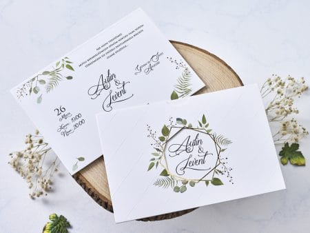 Invitatii nunta albe cu chenar auriu si frunze verzi 15.4 x 22 cm