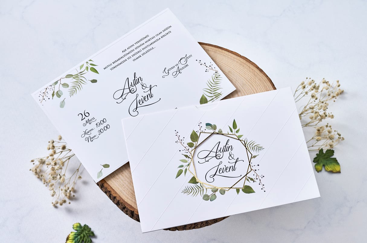 Invitatii nunta albe cu chenar auriu si frunze verzi 15.4 x 22 cm Invitatii nunta albe cu chenar auriu si frunze verzi 15.4 x 22 cm