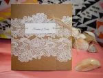 Invitatii nunta material reciclat si model floral 16 x 16 cm