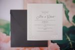 Invitatii nunta margini gri personalizare sigiliu ceara 17 x 17.5 cm
