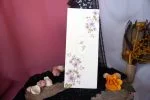 Invitatii nunta flori roz decupaj cu numele mirilor 9 x 22 cm