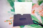 Invitatii nunta cu carton mat si eticheta pentru numele invitatilor 23 x 16 cm
