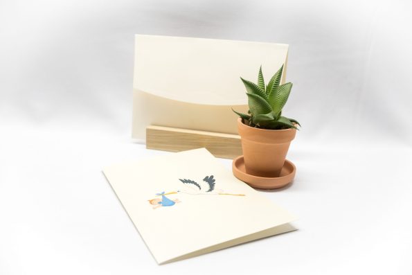 Invitatii botez personalizabile model barza cu bebelus 13