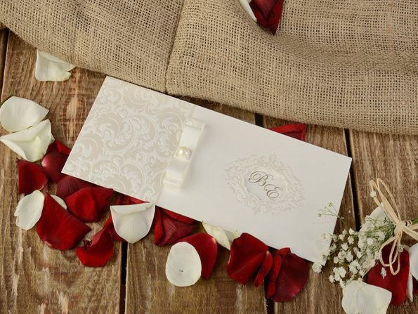 Invitatii nunta crem cu perla 10 x 24 cm