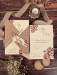 Invitatii nunta cu striatii fine si model floral fundita si eticheta 11.5 x 17 cm