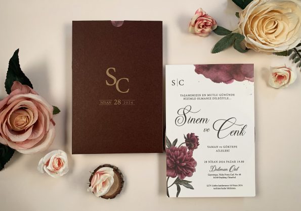 Invitatii nunta decor floral rosu sfoara cardulet 13.5 x 20.5 cm