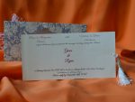 Invitatii nunta carton alb lucios cu decupaj in centru 10.5 x 21 cm