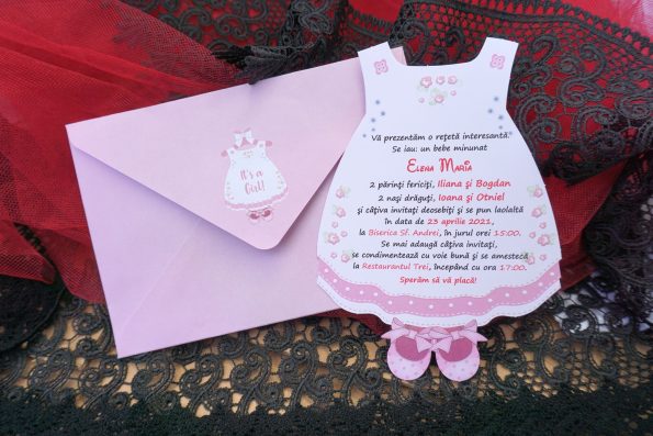 Invitatii botez rochita cu botosei 18 x 12.5 cm