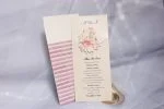 Invitatii nunta dungi orizontale roz si model floral 22 x 10 cm