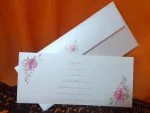 Invitatii nunta lucioase trandafiri roz 10.5 x 24 cm