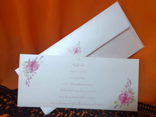 Invitatii nunta lucioase trandafiri roz 10.5 x 24 cm