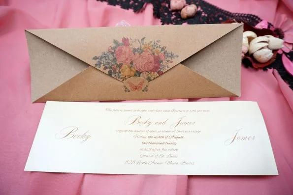 Invitatii nunta alb bej elegante model floral 26.5 x 9.9 cm