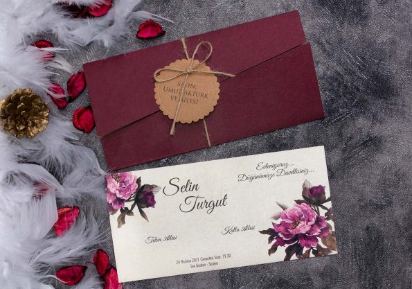 Invitatii nunta plic bordo model floral roz 19.5 x 9.4 cm