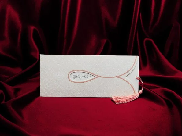 Invitatii nunta cu un snur cu franjuri 10 x 25.5 cm