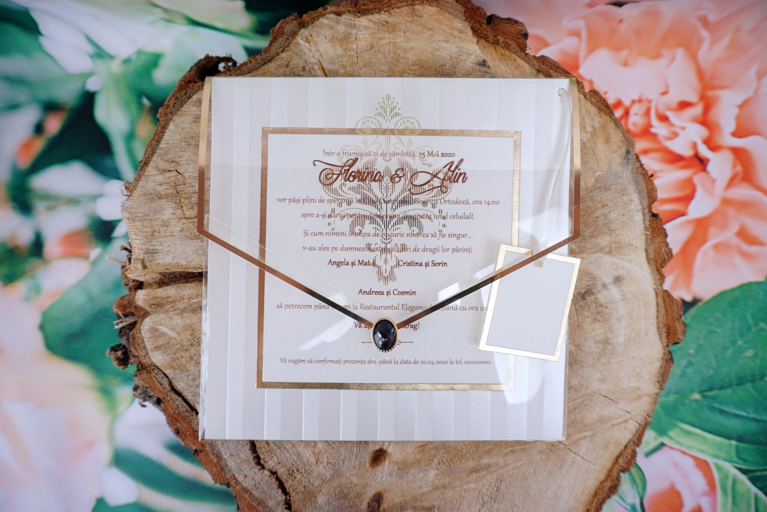 Invitatii nunt cu stripuri margini aurii plic transparent si pietricica 17.5 x 17.5 cm Invitatii nunt cu stripuri margini aurii plic transparent si pietricica 17.5 x 17.5 cm