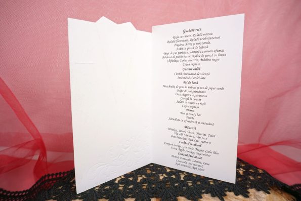 Meniuri nunta din carton mat cu rochie de mireasă şi costum de mire 11 x 18.5 cm