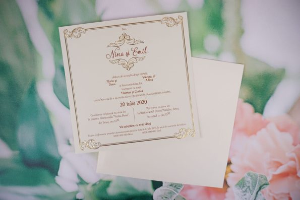 Invitatii nunta crem cu chenar auriu elegant 17.8 x 17.8 cm