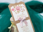 Invitatii nunta craft cu panglica roz si plic ivorie